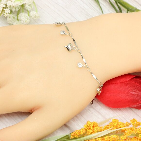 "Trendy Handmade Bracelet – A Thoughtful Gift for Girls & Women | UNVRC1134 - Picture 1 of 10